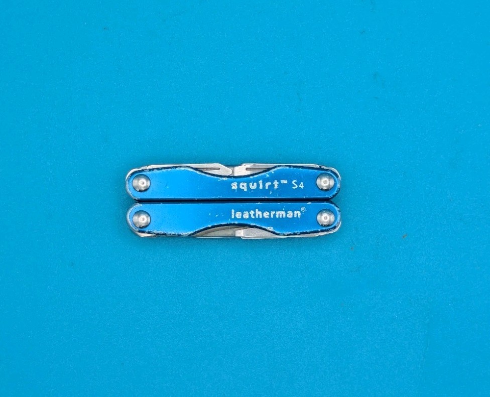 Leatherman Squirt S4 Multi-Tool, Key Ring, Retired, BLUE!