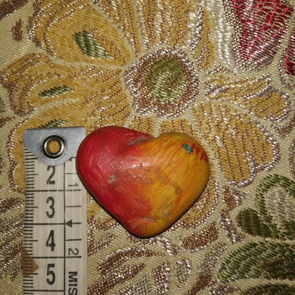 https://ebay.it/usr/faquar-57 YELLOW RED HEART H3CM BASE 4 CM