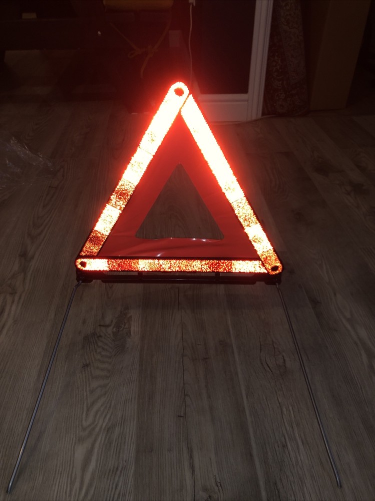 BMW E46 E90 Compact All BMW Warning Triangle Genuine FREEPOST