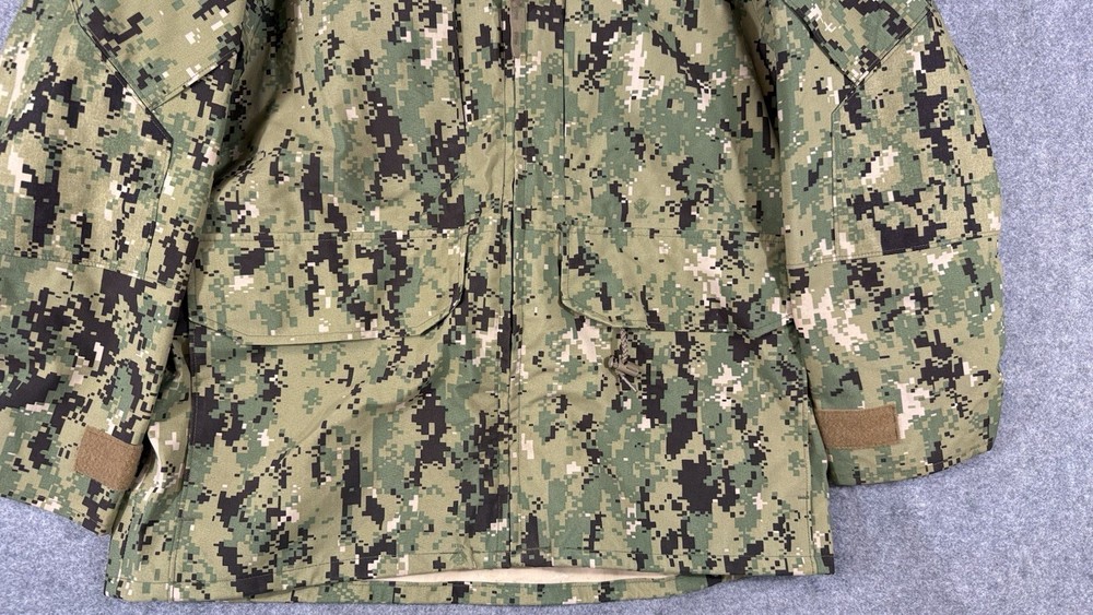 US Navy Working Uniform New Type III Parka Men Medium Regular Camouflage Goretex