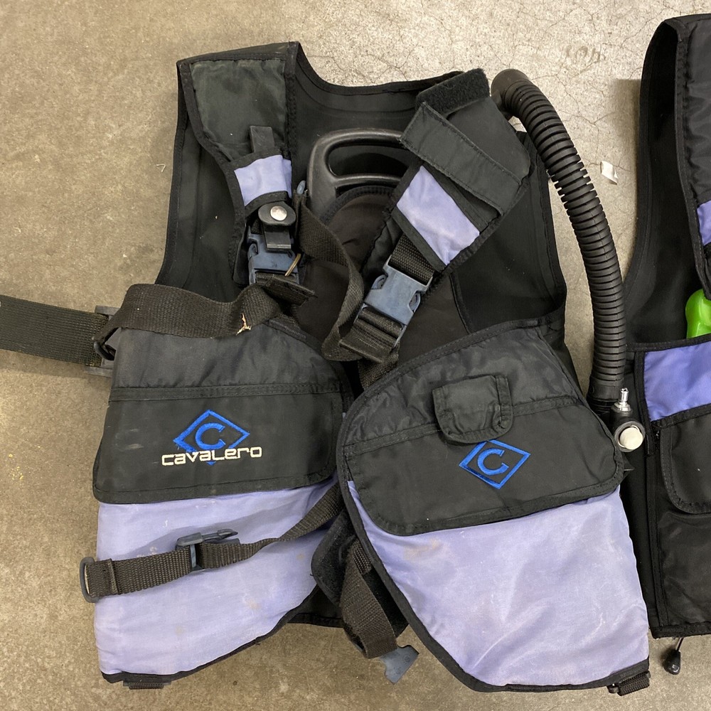Cavalero Aqua Lung Divers Vest Size Medium (Pair)