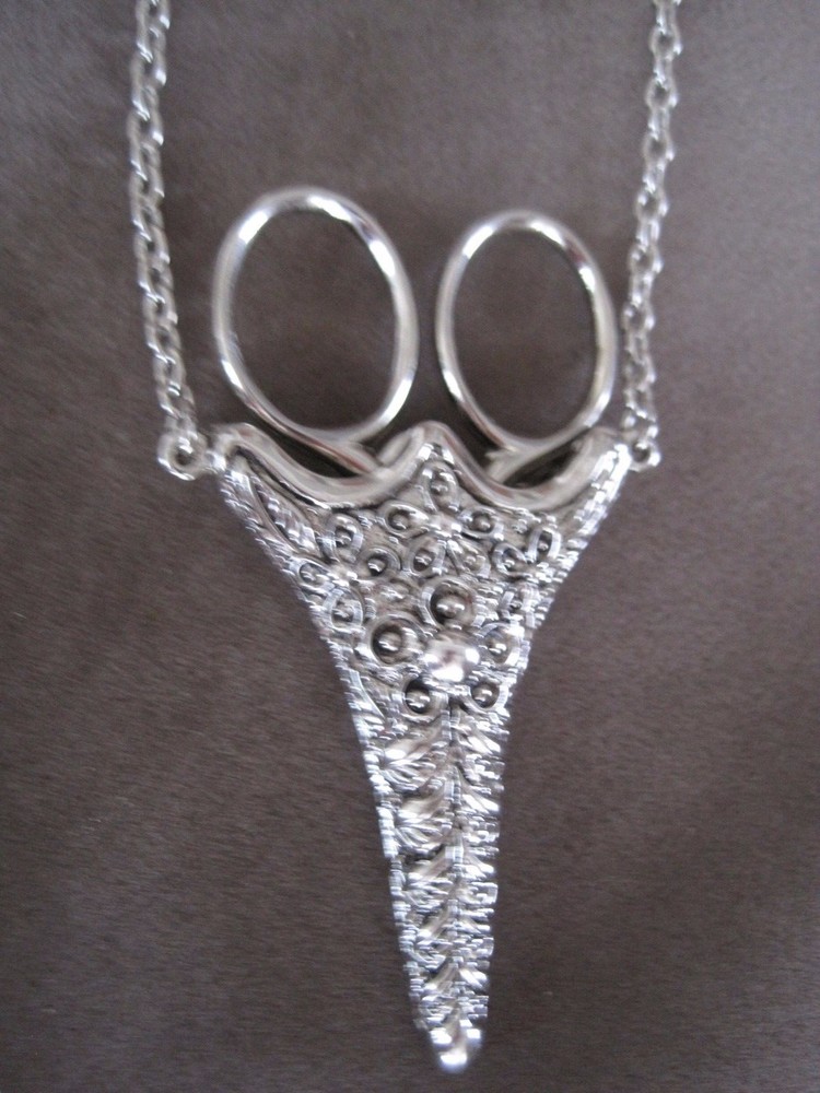 Necklace w/ Scissors Italy