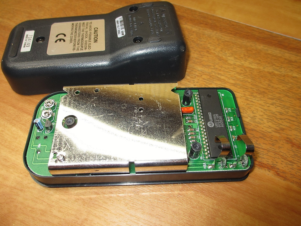 Extech 421305 *USED POWERS UP* Digital Thermometer