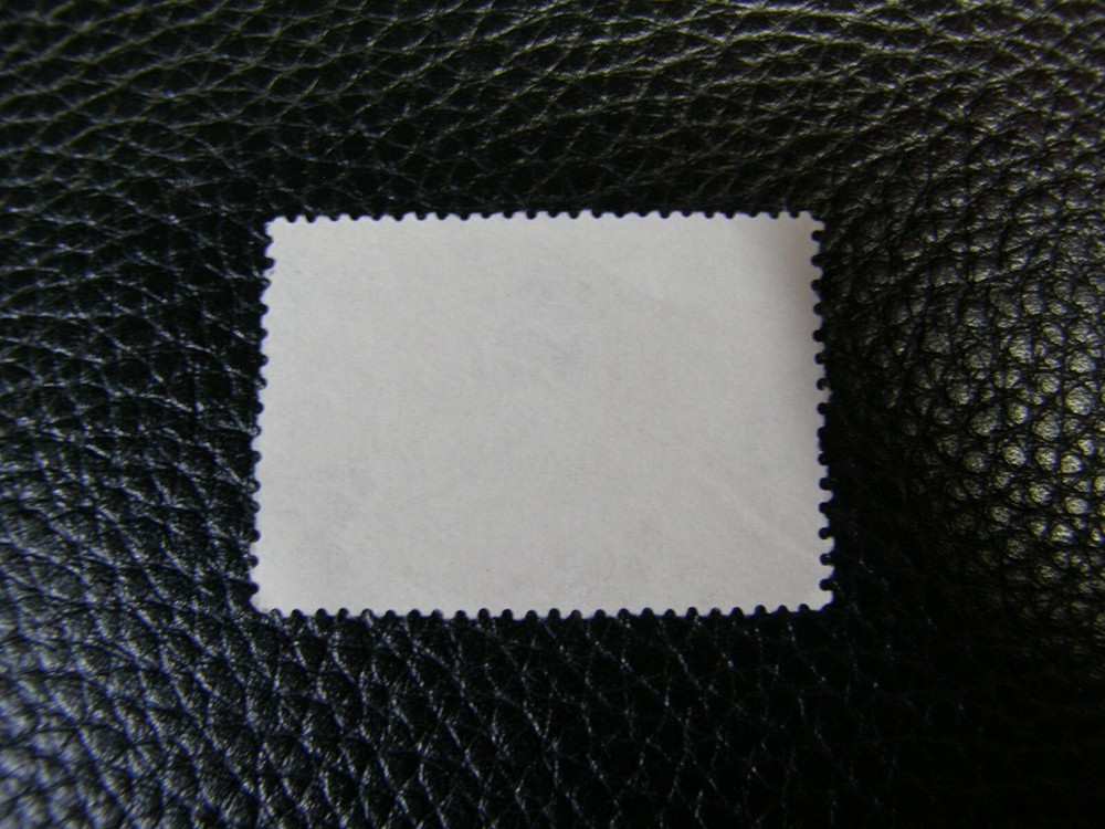 6868) One: APX 1500 Postage Stamp GREECE Tan