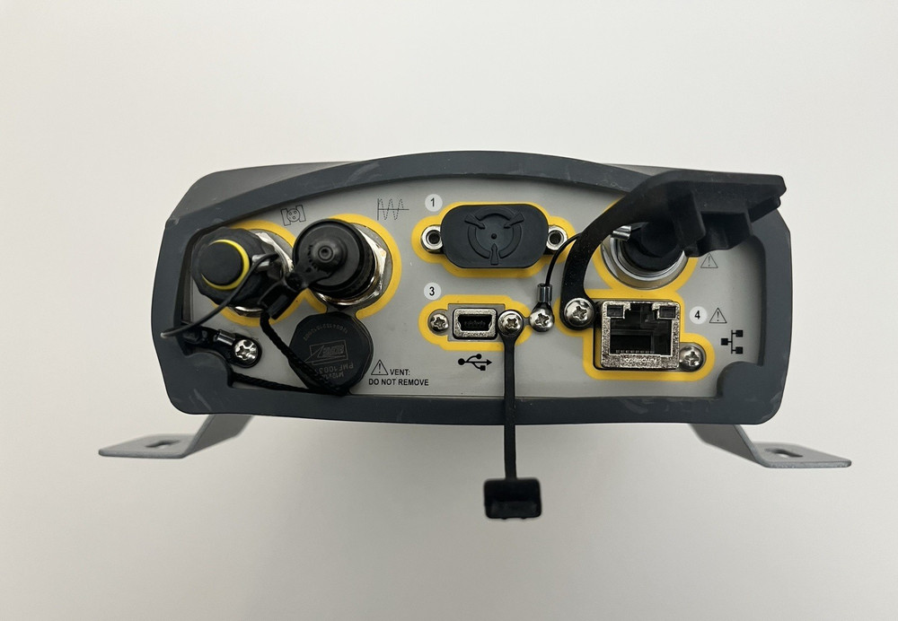 ONE TRIMBLE NET R9 (See Description)