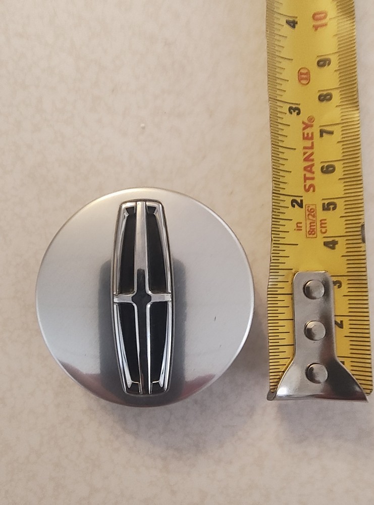 Lincoln Center Ring Wheel Cap