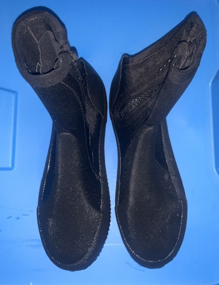 Deep  Sea Wetsuit Booties Men's Size 8