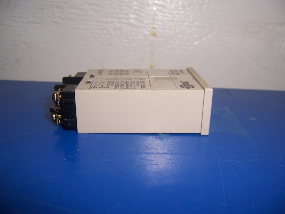 13990 Omron H7EC-FBV Counter