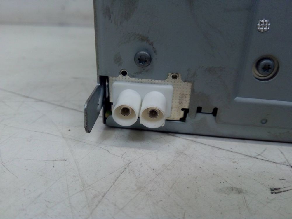 Radio/CD Changer Combination Code Not Available. Suitable for VW Touran (1T1