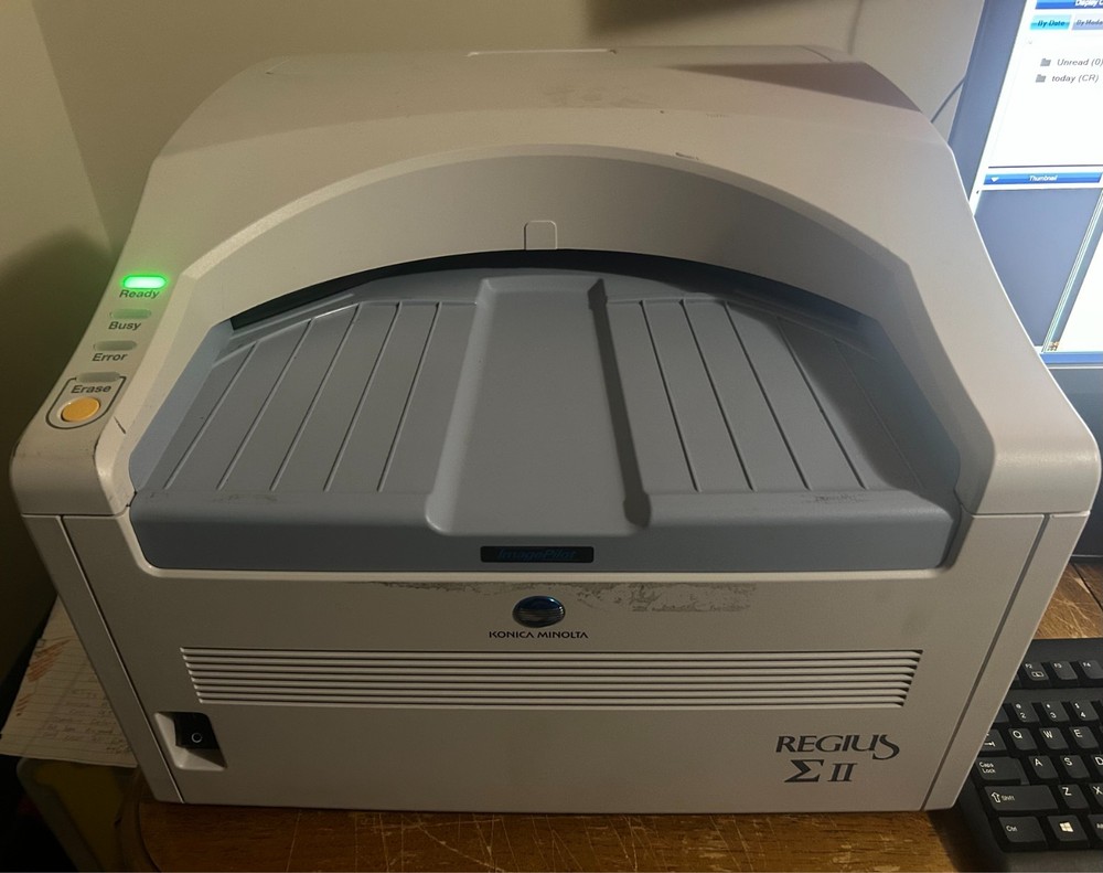 Konica Sigma CR Imaging System with Workstation & Cassettes