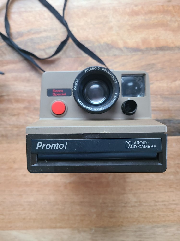 Polaroid Land Camera With Original Case , Papers And Flash Untested