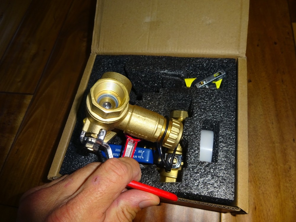 HYDRO MASTER Tankless Water Heater Service Valve Kit with Pressure Relief Valve