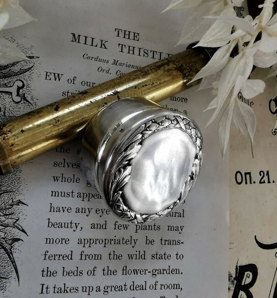 1900s ANTIQUE SOLID OVAL ENGRAVED PILL BOX SHAPE STYLE SILVER 800 & GOLD PLATED