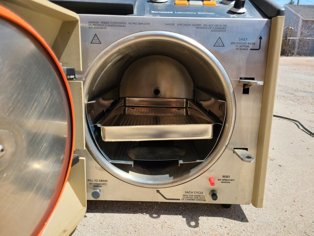 Sybron Barnstead Laboratory Sterilizer C2250 Powers on, Untested