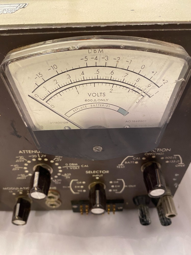 Philco Sierra Electronics Frequency Selective Voltmeter Model 127C Vintage Meter