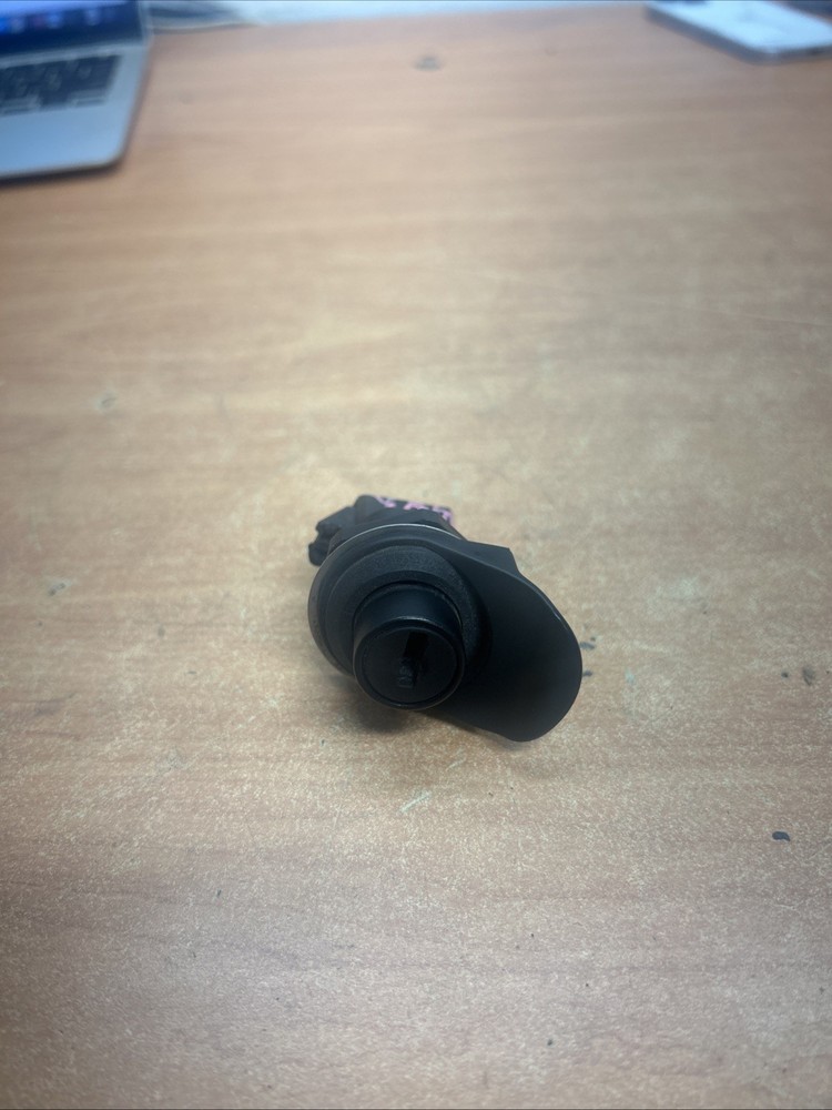 YAMAHA LS2000 GLOVE BOX LOCK Used Oem