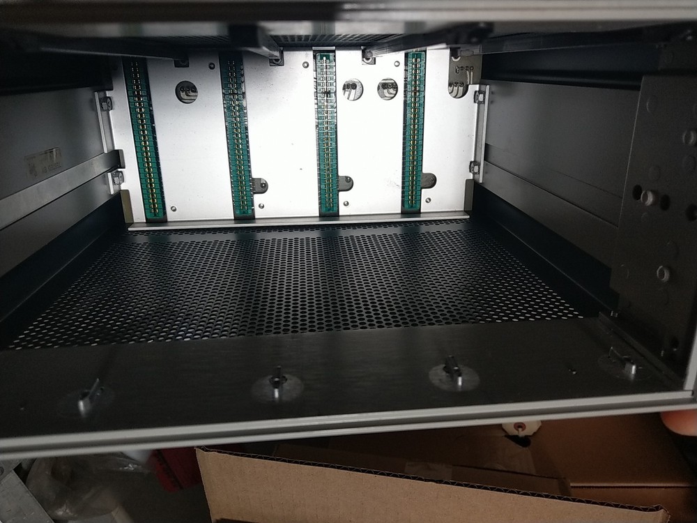 Tektronix TM-504 Main Frame - Tested