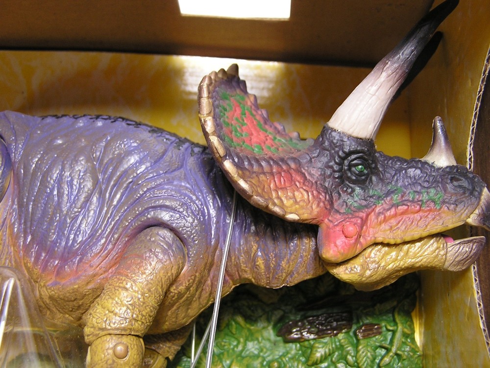 Dinosaur Kings Moveable Triceratops Discovery Channel