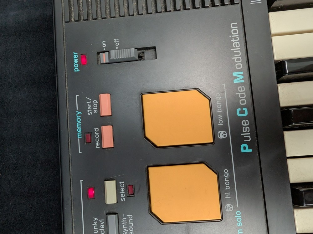 Casio Casiotone MT-220 Keyboard Electronic Piano Synth - Tested Working