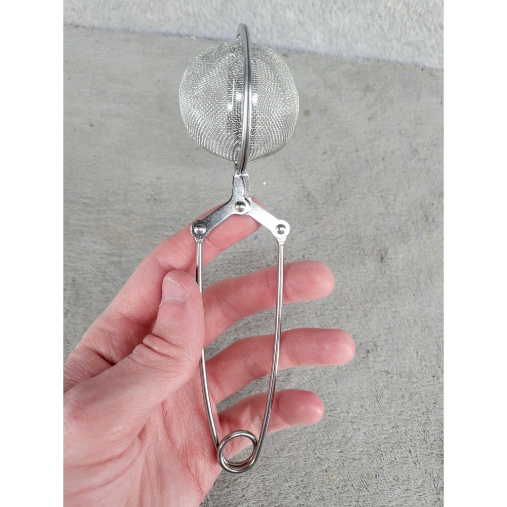 Stainless Steel Mesh Tea Infuser Squeeze Handle Loose Leaf Tea Steeper Silver
