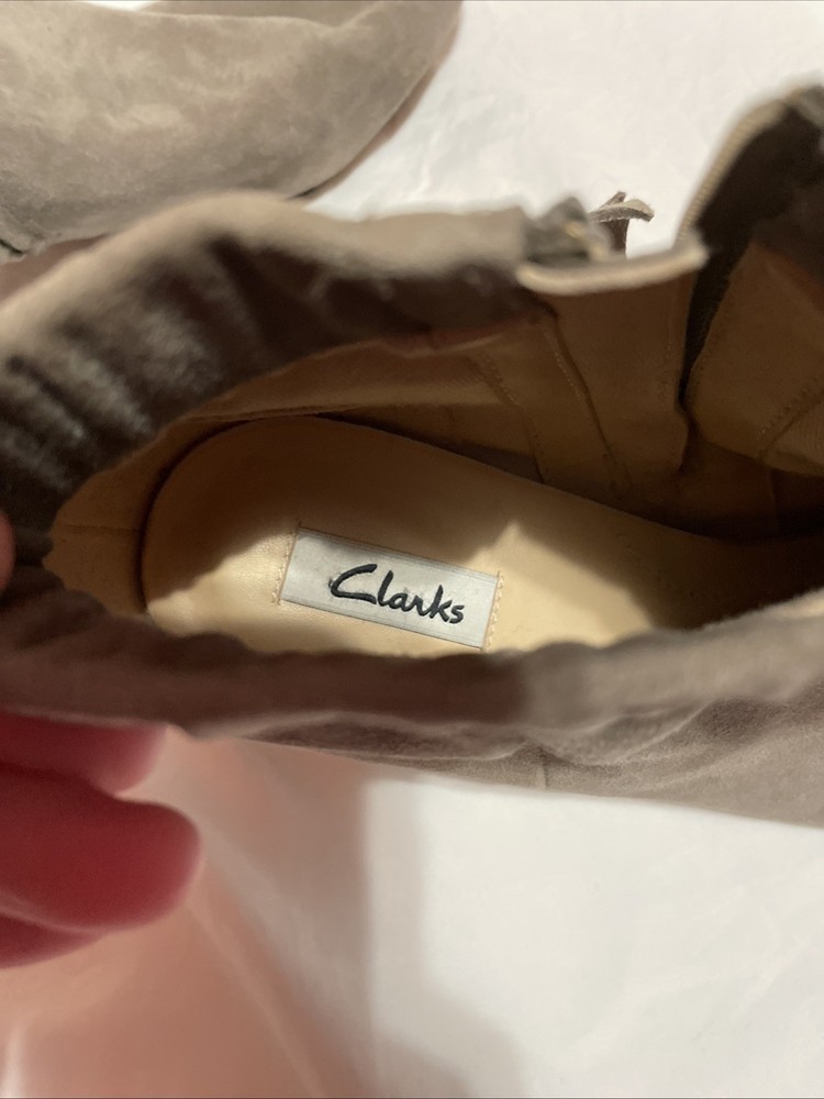 Clarks Size 9m Gray Booties