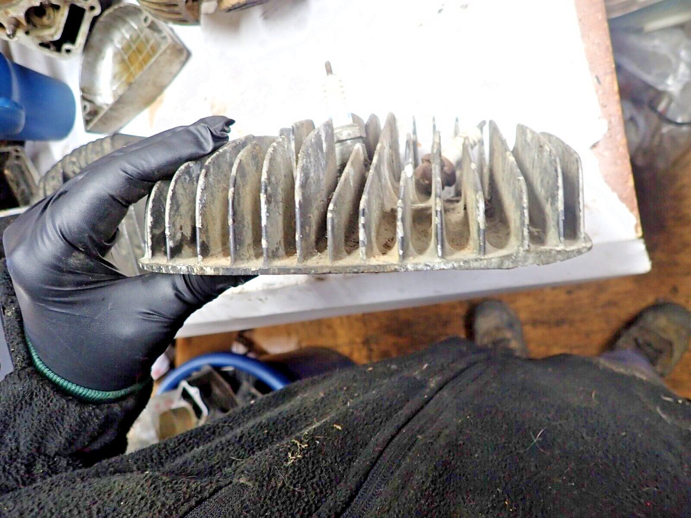 Suzuki PE Cylinder Head