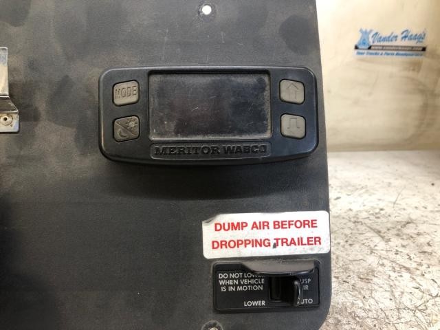 2008-2021 Freightliner CASCADIA GAUGE AND SWITCH Dash Panel - Used