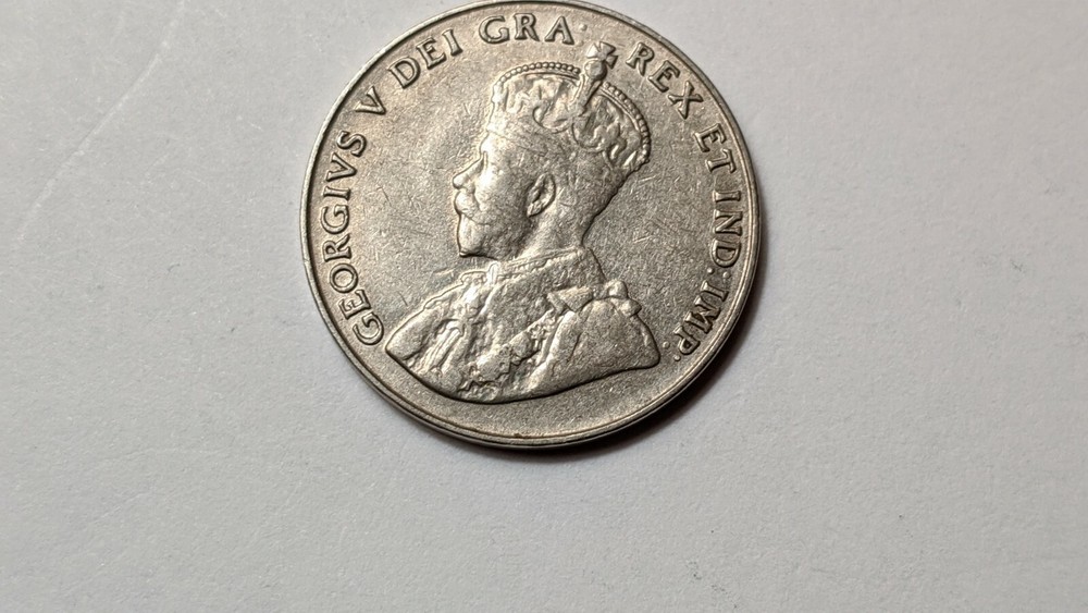 5 LOT 1935 FIVE CENTS CANADA COINS