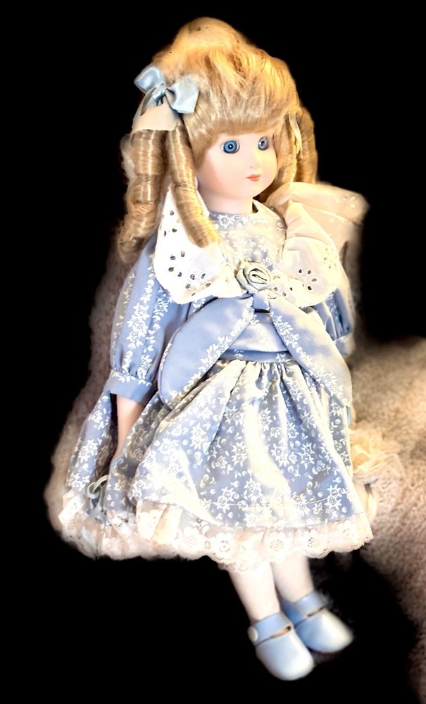ACTIVE HAUNTED DOLL SPIRIT SYNTHIA