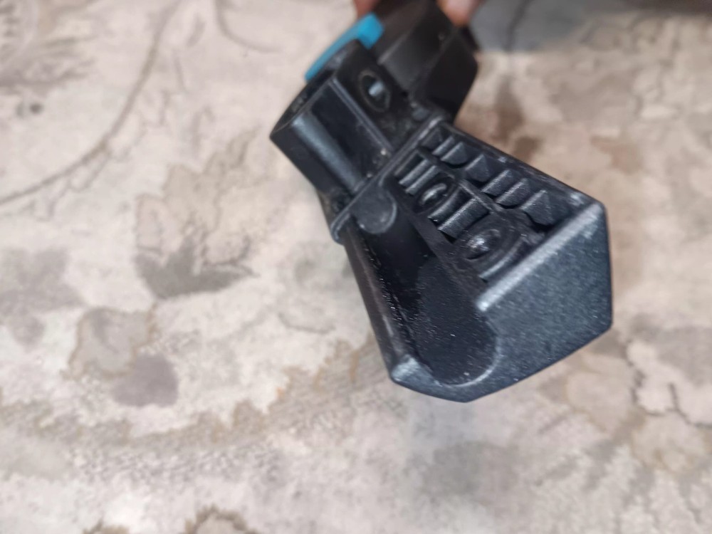 Thule Urban 2 Glide RIGHT OR STARBOARD SIDE SWAY HANDLE INSERT PART REPLACEMENT