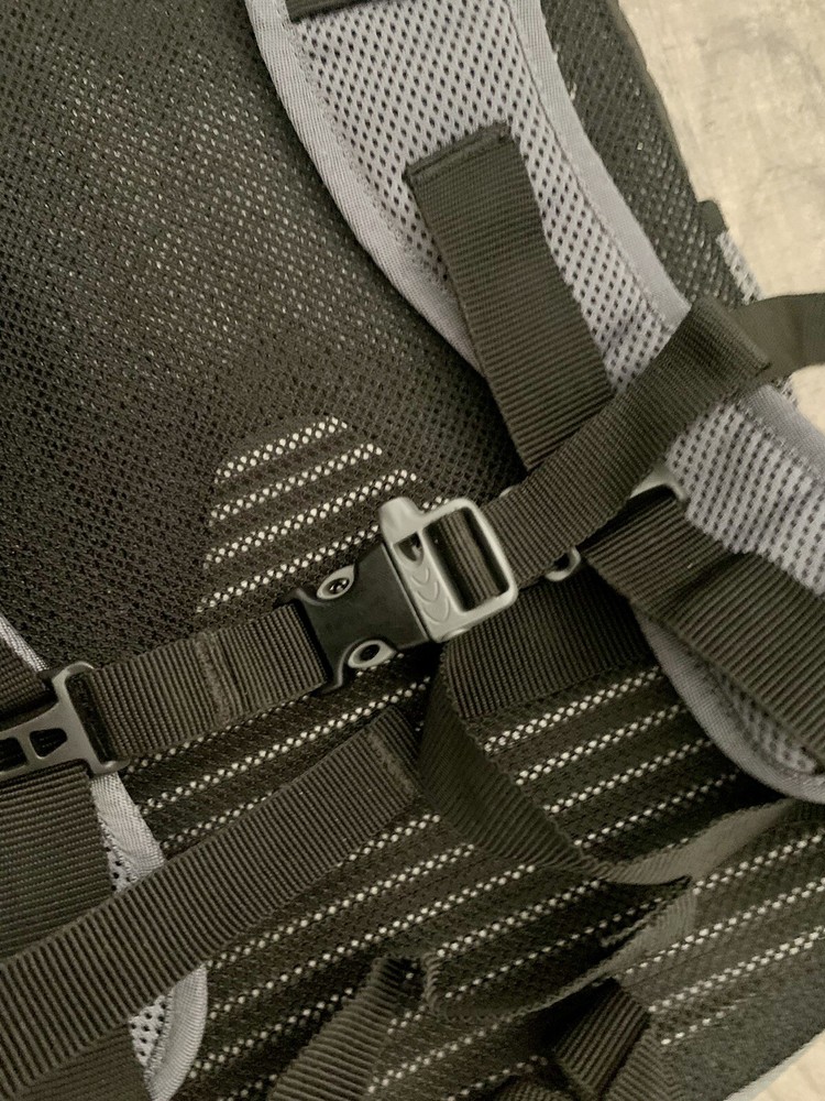 Osprey Daylite Backpack Backwoods Hiking Gray Bag Day Pack