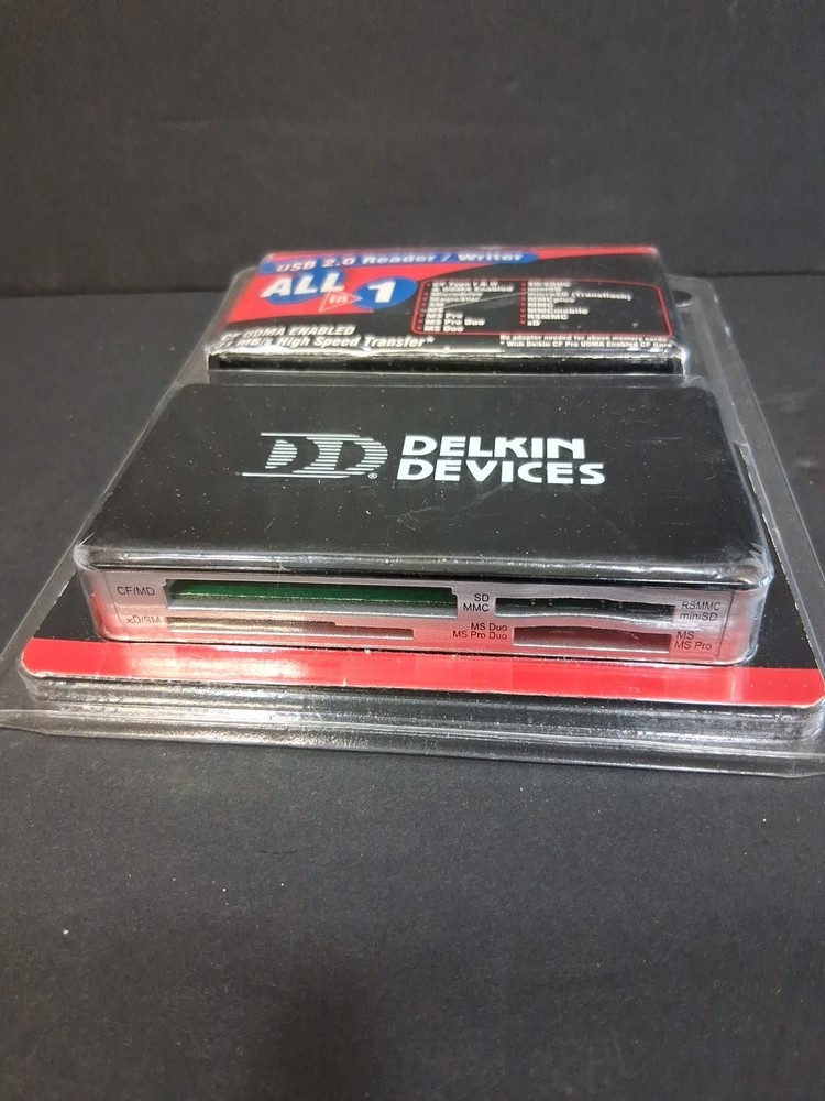 USB 2.0 reader writer Delkin devices access older or more specialized media