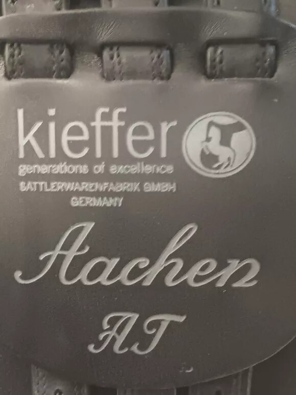 Kieffer Aachen 17" Jump Saddle Black