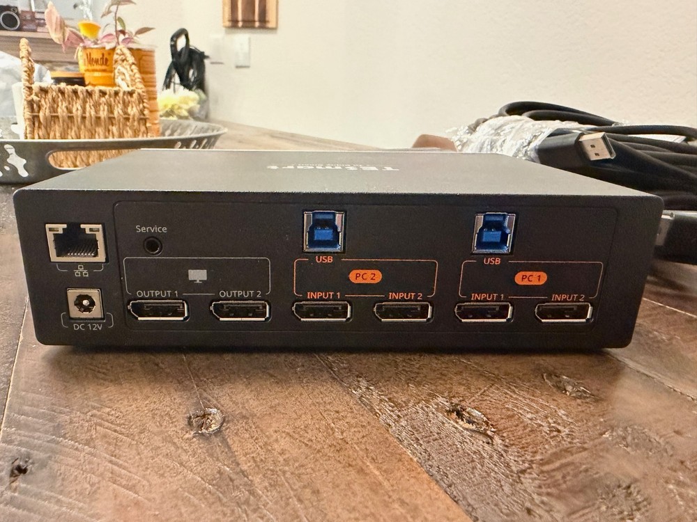 TeSmart DKS202-M24-USBK - KVM Switch - Used