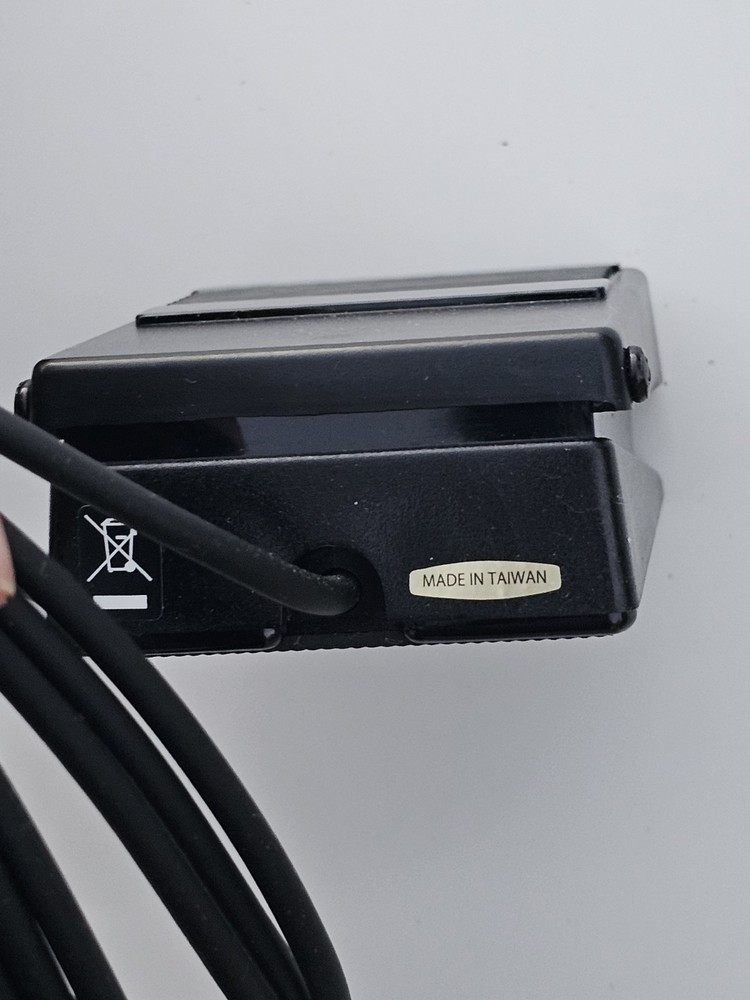 Roland Pedal Switch Black DP-2 open box