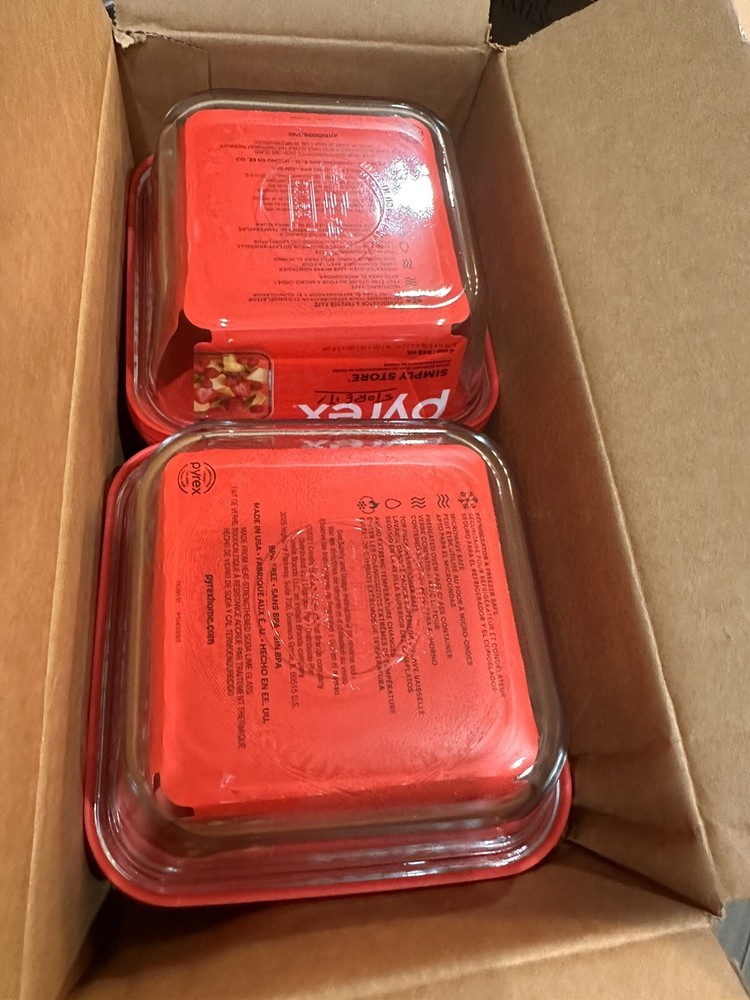 4 PCS Pyrex Storage Plus 4 Cup Square Red with Lid