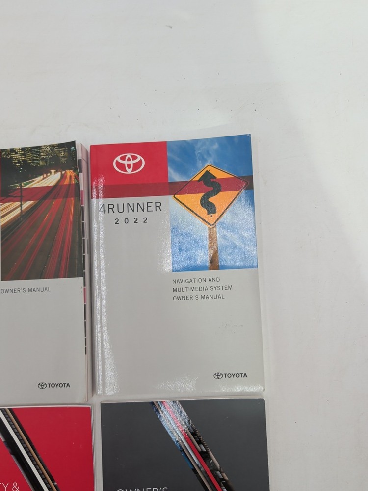 2022 Toyota 4Runner Owner's Manual With Navigation System