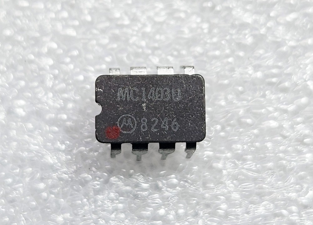 MC1403U MOTOROLA Precision Low Voltage Reference Integrated Circuit