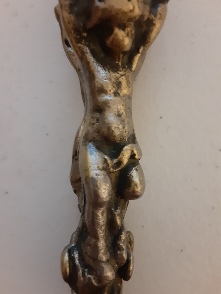 VTG./ ANTIQUE SOLID BRASS NUTCRACKER W/ CHERUB HANDLES