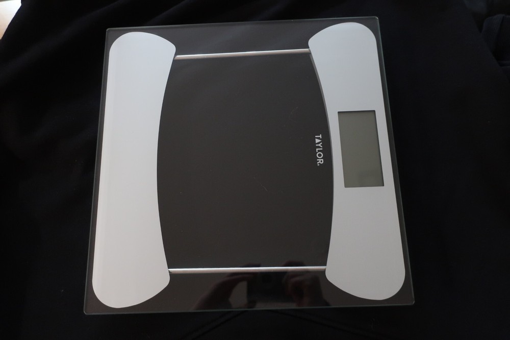 Taylor glass digital scale-Great condition
