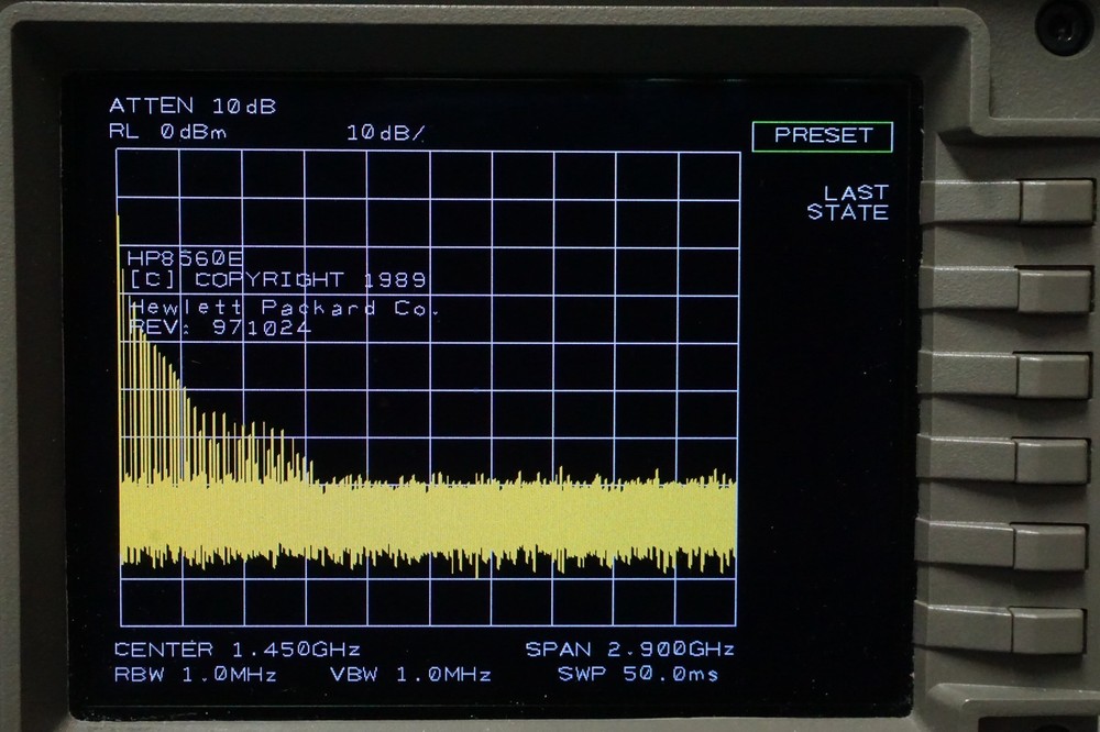 HP 8560E RF Spectrum Analyzer 30Hz-2.9GHz
