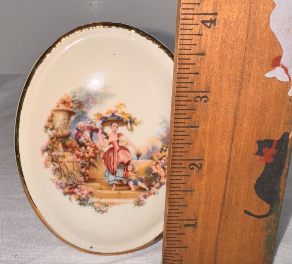 Szeher Studio England Miniature Decorative vase Elegant Scene