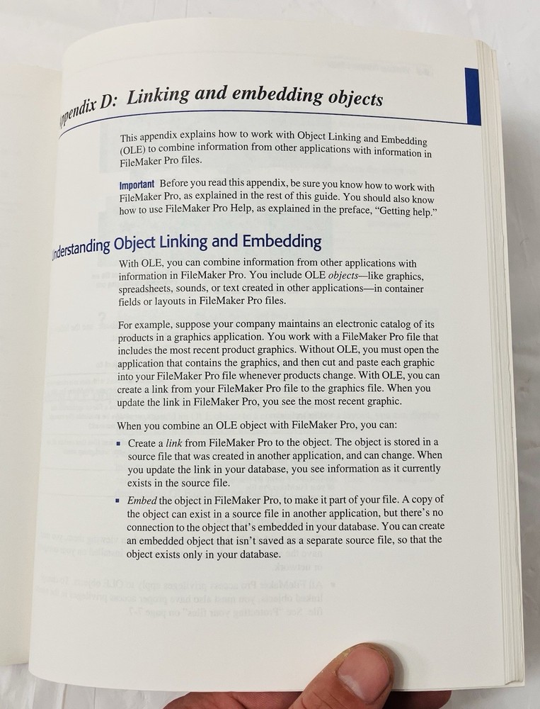 Claris FileMaker Pro User Guide Windows 95 Vintage Manual Software Reference PB