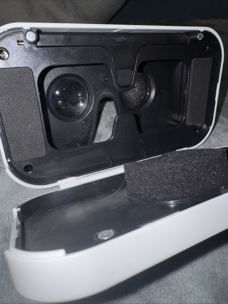 Sharper Image VR Viewer Headset Virtual Reality Glasses Goggles White Black