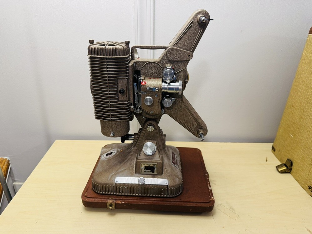Old Vintage Keystone Regal K109 8mm Projector With Original Case