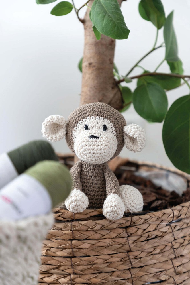 Hoooked DIY Crochet Kit Monkey Mace - Taupe PAK125