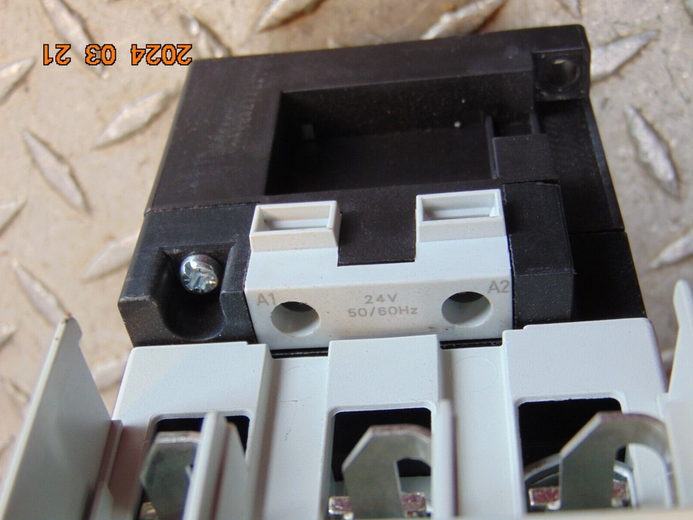 SIEMENS 3RT1647-1AC21 CONTACTOR 24V COIL 3RT1647