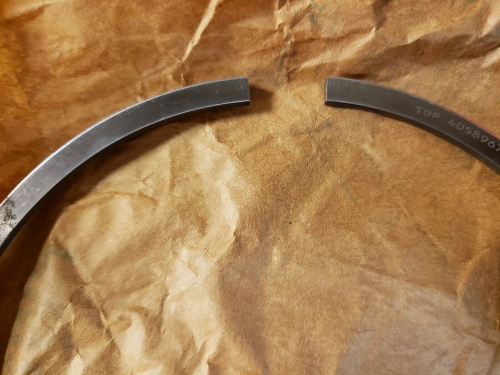 4058967 (CUMMINS PISTON COMPRESSION RING)