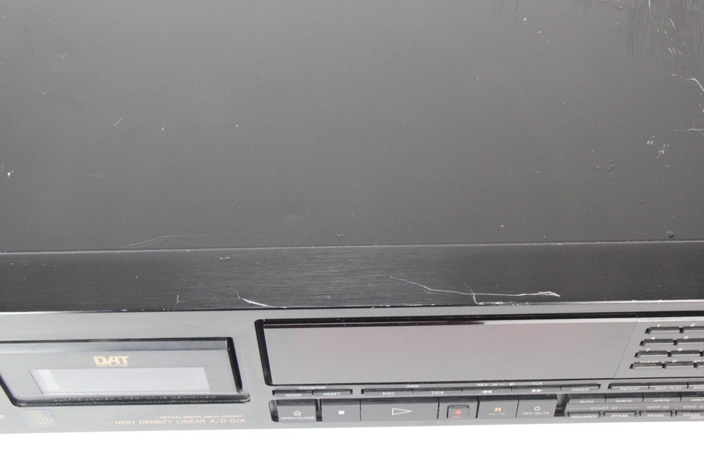 SONY DTC-700 Digital Audio Tape Deck DAT Powers On Untested