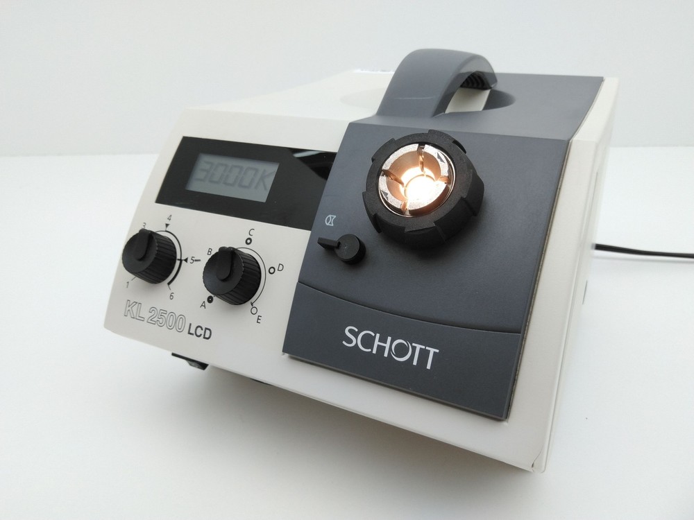 Schott KL 2500 LCD Cold Light Source